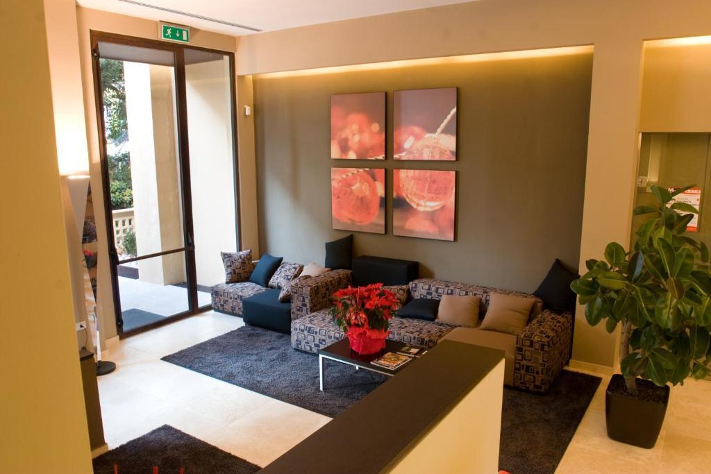 Unahotels Villa Dei Platani Φολίνιο Εξωτερικό φωτογραφία