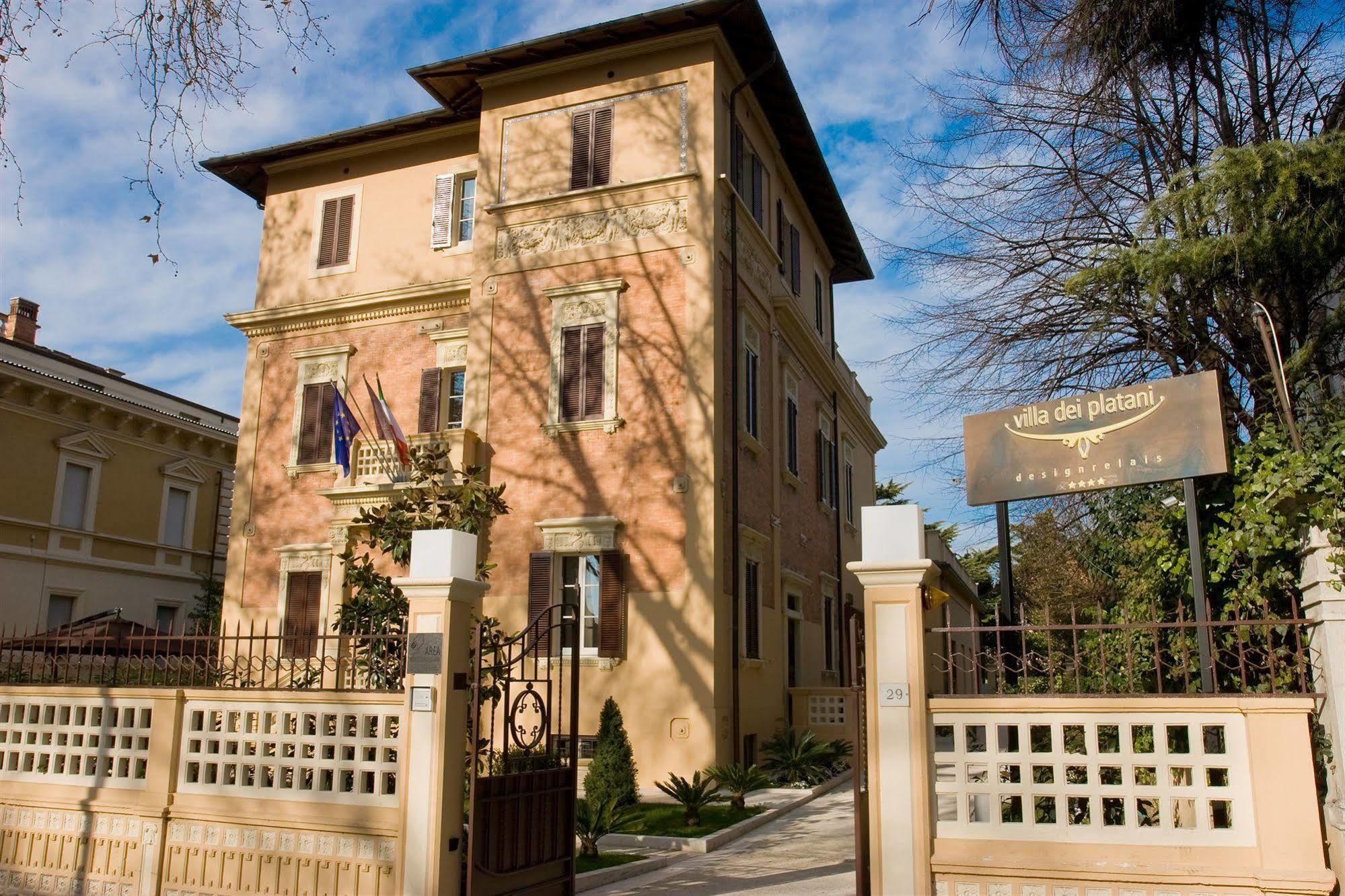 Unahotels Villa Dei Platani Φολίνιο Εξωτερικό φωτογραφία
