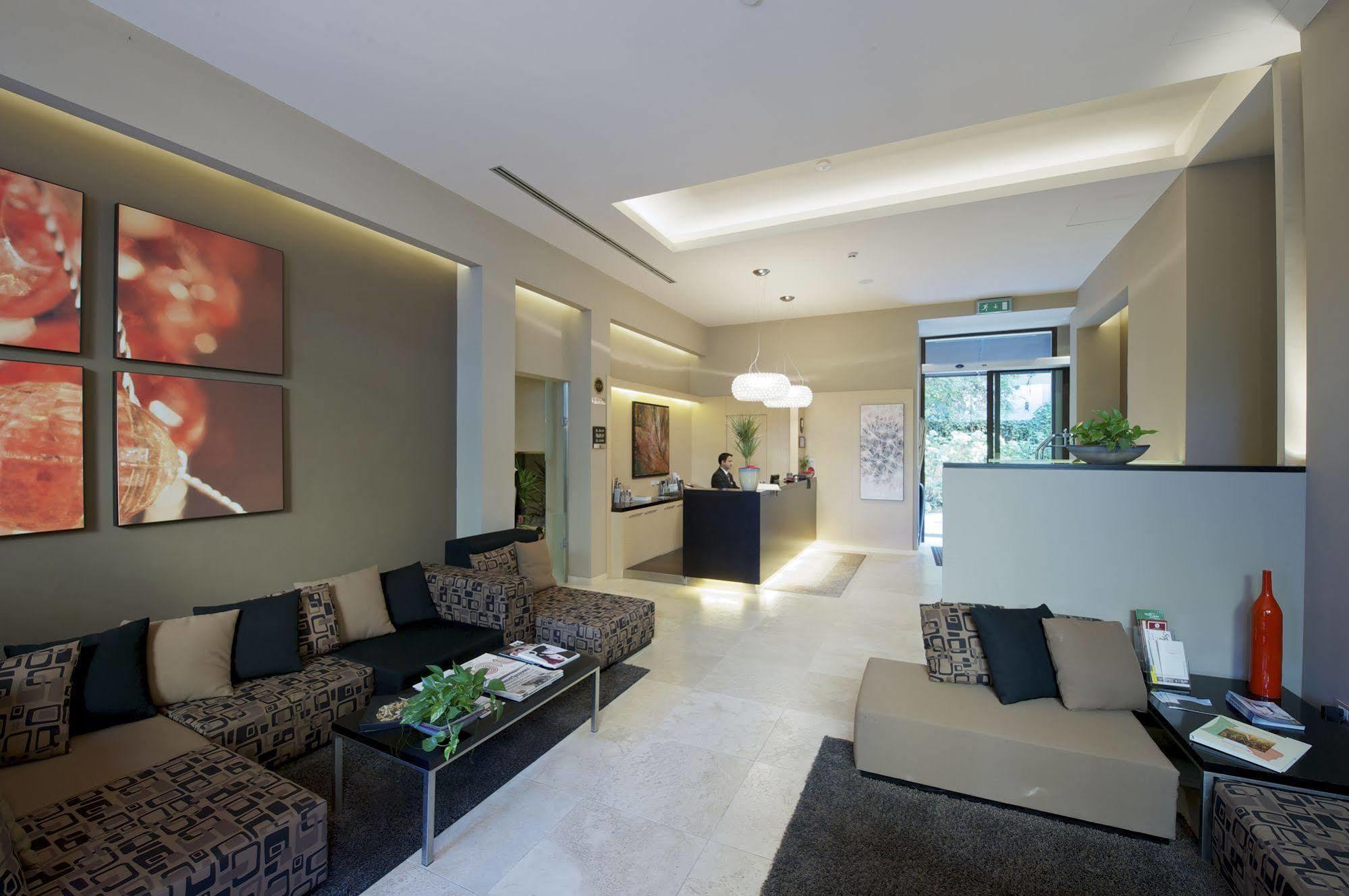 Unahotels Villa Dei Platani Φολίνιο Εξωτερικό φωτογραφία