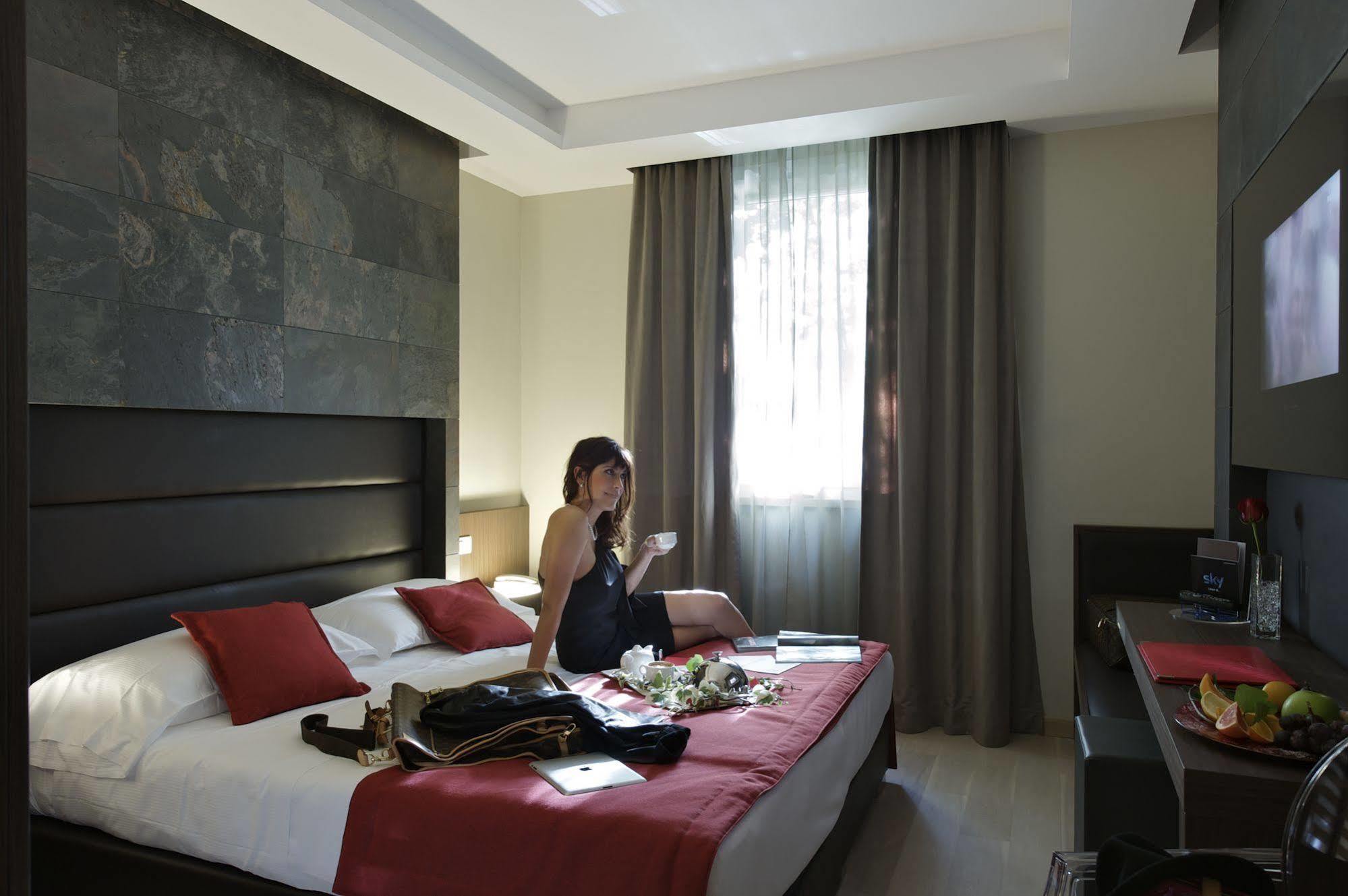 Unahotels Villa Dei Platani Φολίνιο Εξωτερικό φωτογραφία