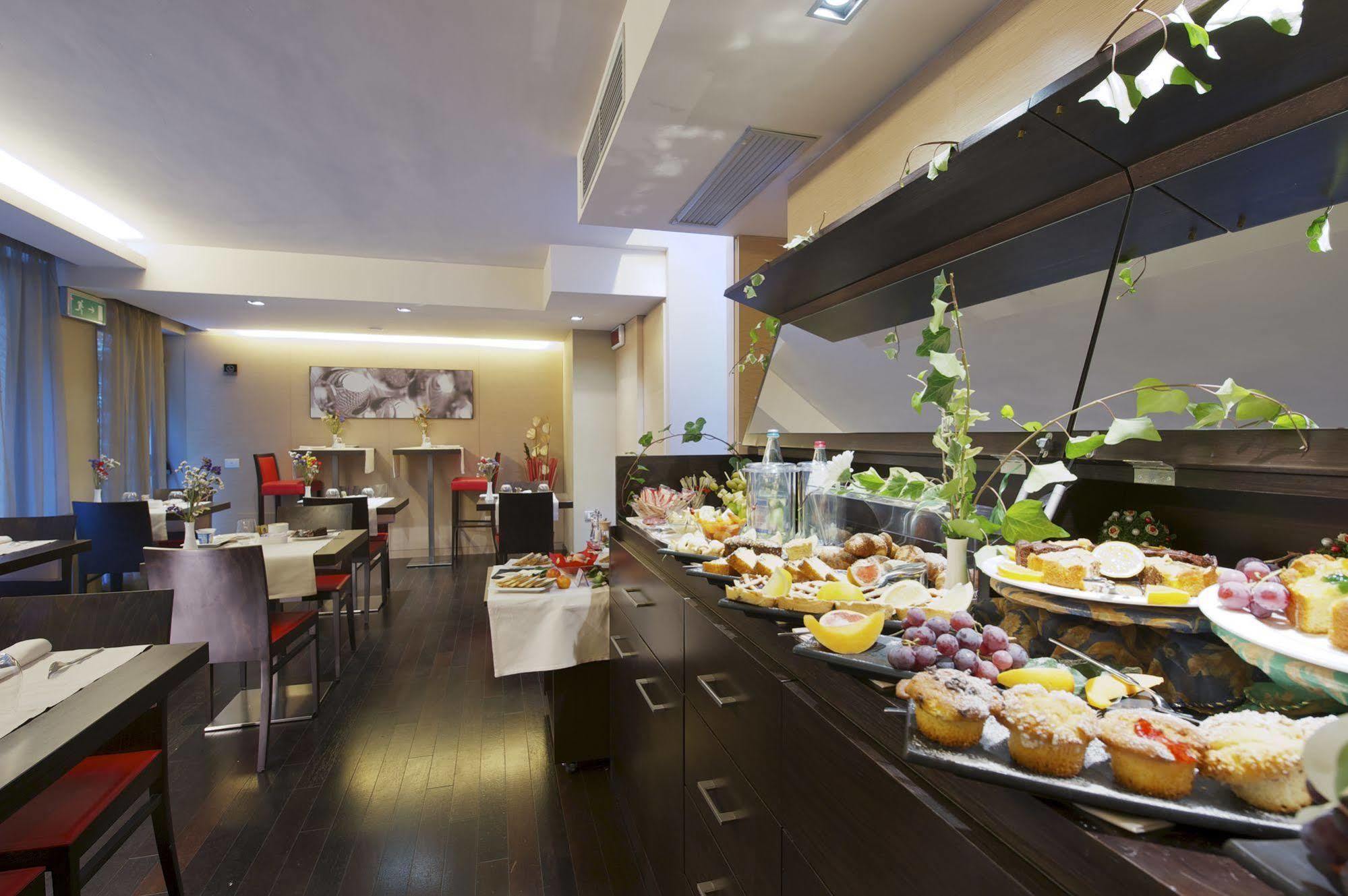Unahotels Villa Dei Platani Φολίνιο Εξωτερικό φωτογραφία